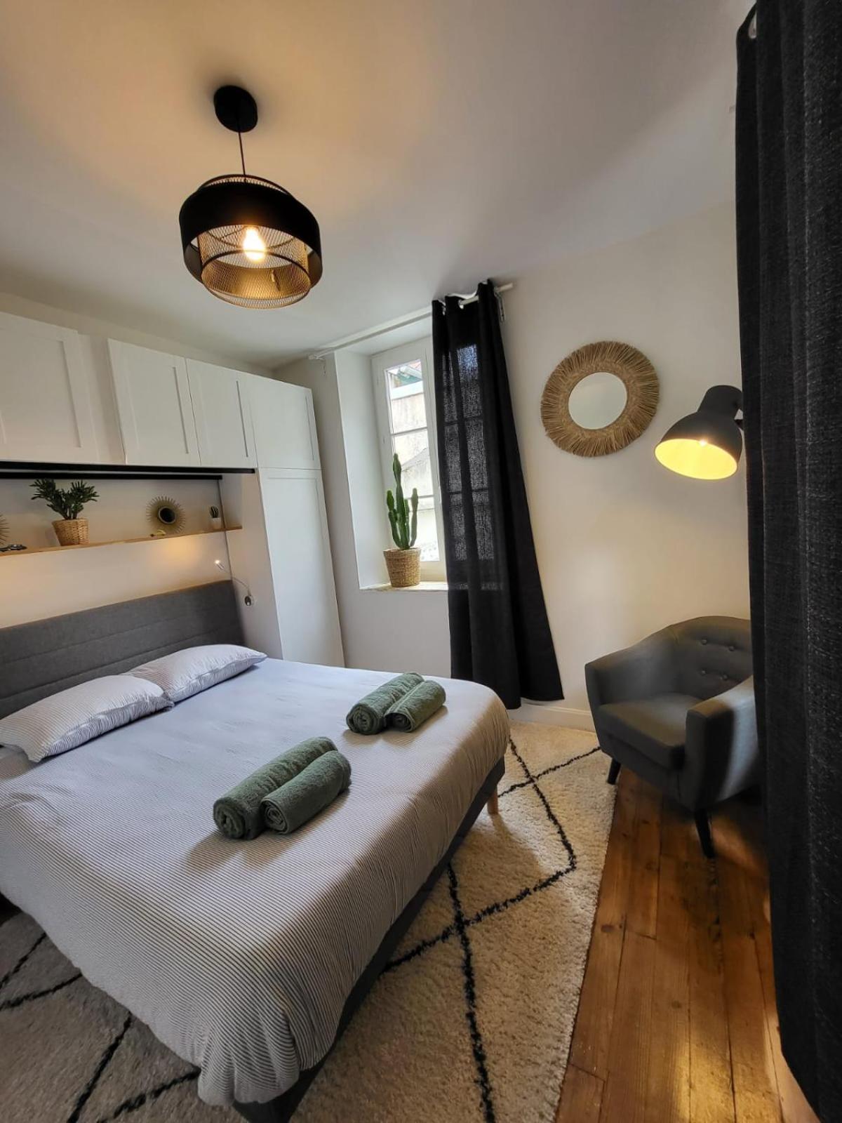Le Patio - Appartement Calme - Hyper Centre Pau Zewnętrze zdjęcie